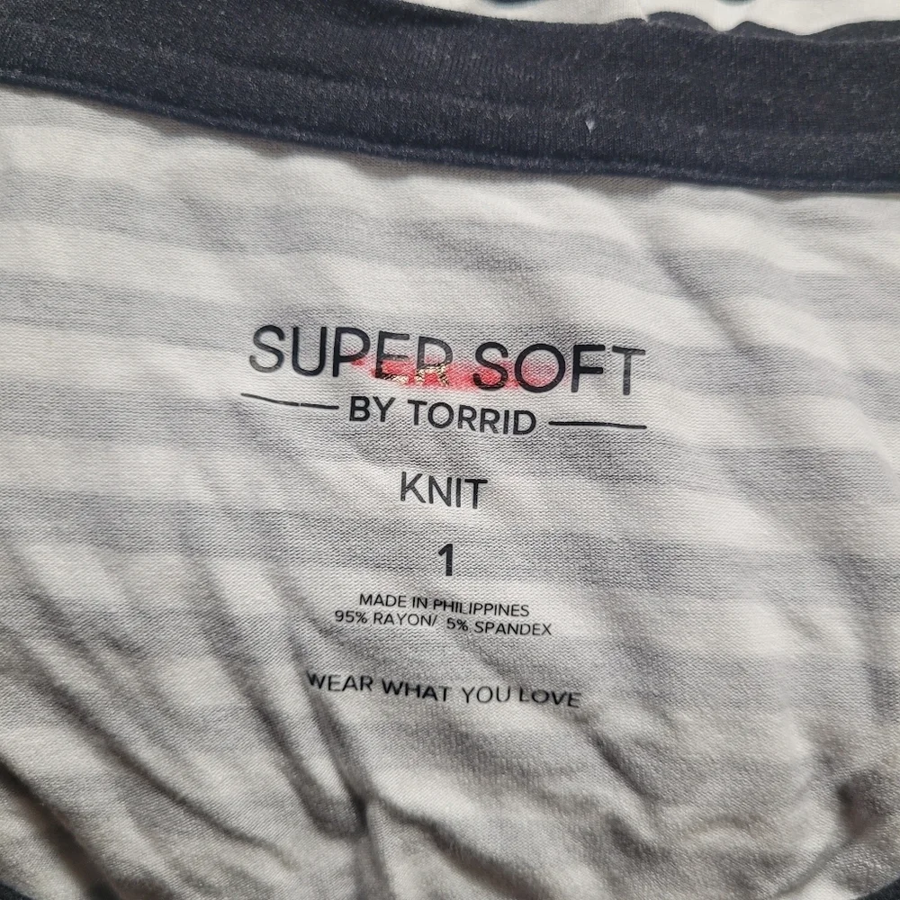 Torrid Black and White Striped Women's Top - Picture 2 of 4